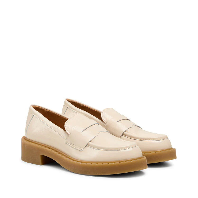 Pavement Nayeli Patent Loafers - Off White – Huset